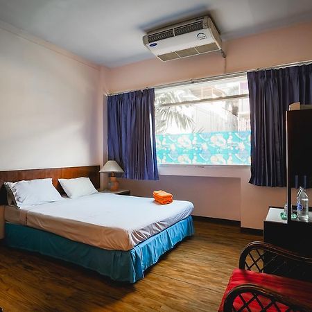 Ruamchitt Travelodge Бангкок Экстерьер фото