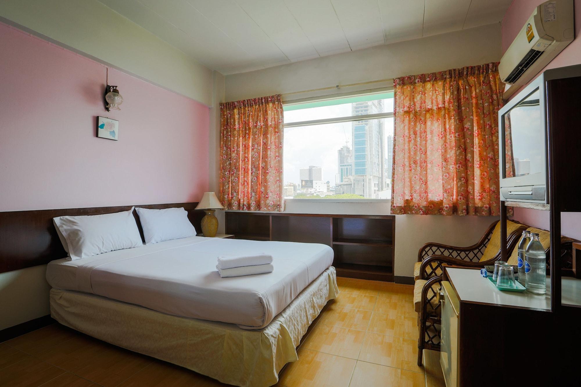 Ruamchitt Travelodge Бангкок Экстерьер фото