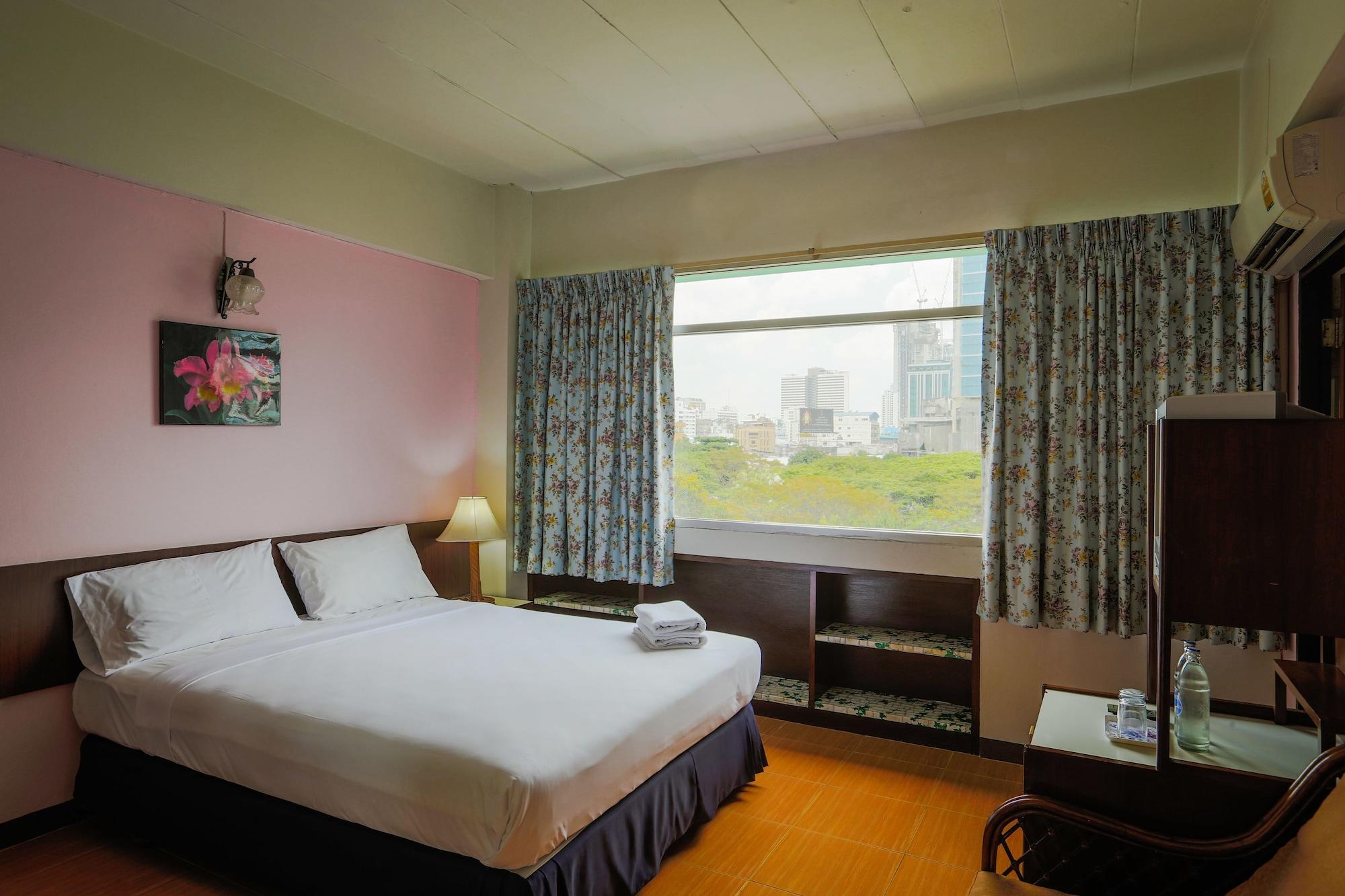 Ruamchitt Travelodge Бангкок Экстерьер фото