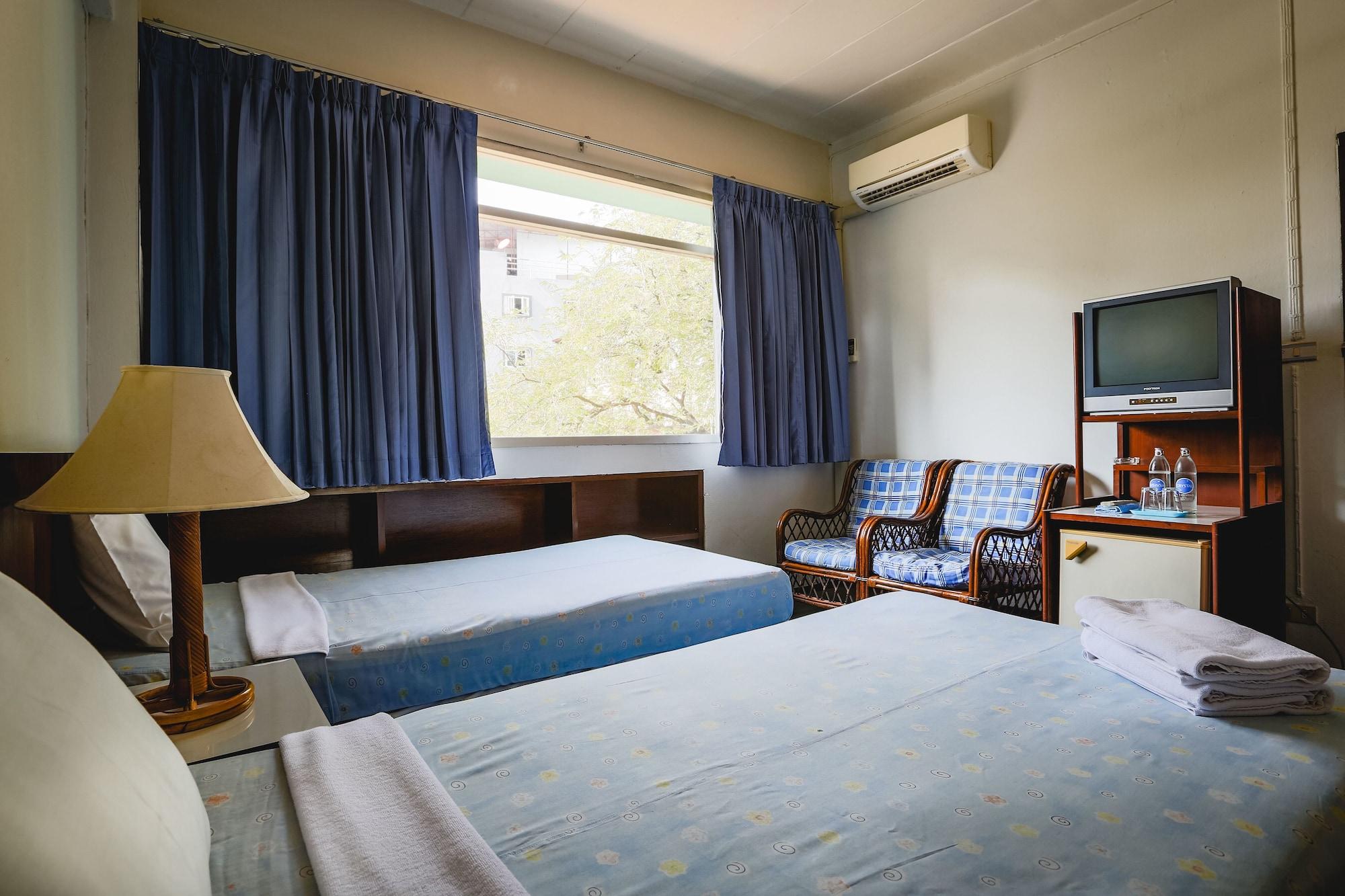 Ruamchitt Travelodge Бангкок Экстерьер фото