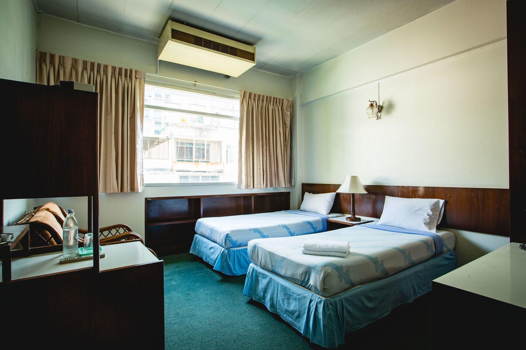 Ruamchitt Travelodge Бангкок Экстерьер фото