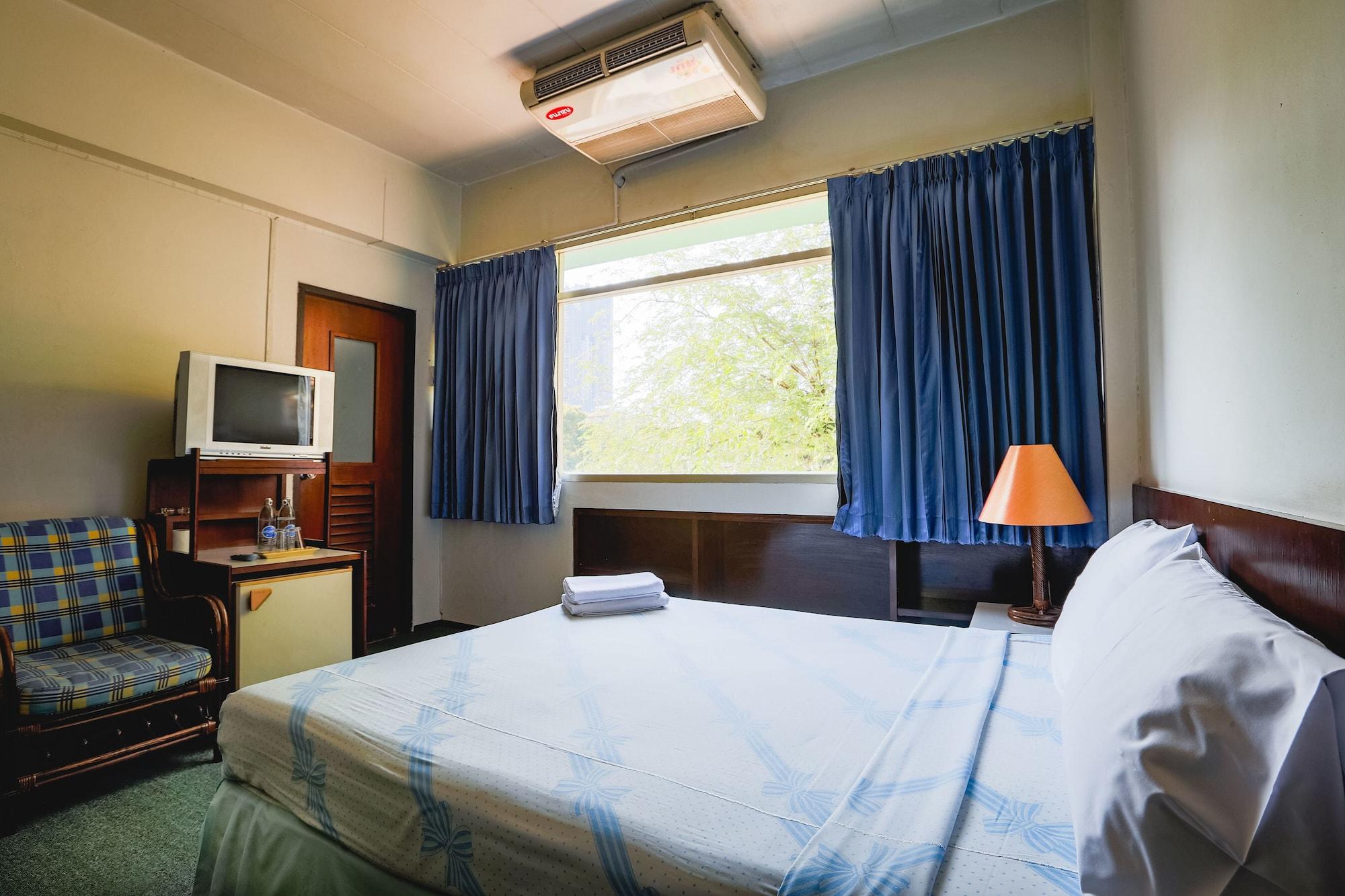 Ruamchitt Travelodge Бангкок Экстерьер фото