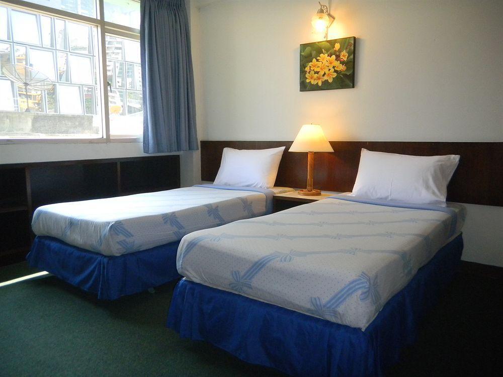 Ruamchitt Travelodge Бангкок Экстерьер фото
