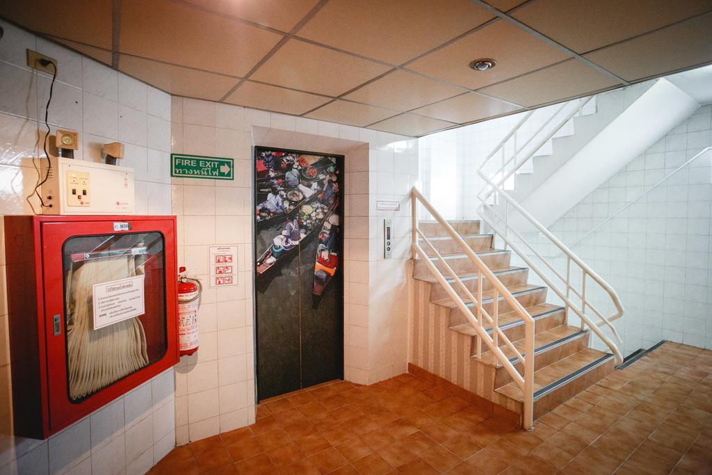 Ruamchitt Travelodge Бангкок Экстерьер фото