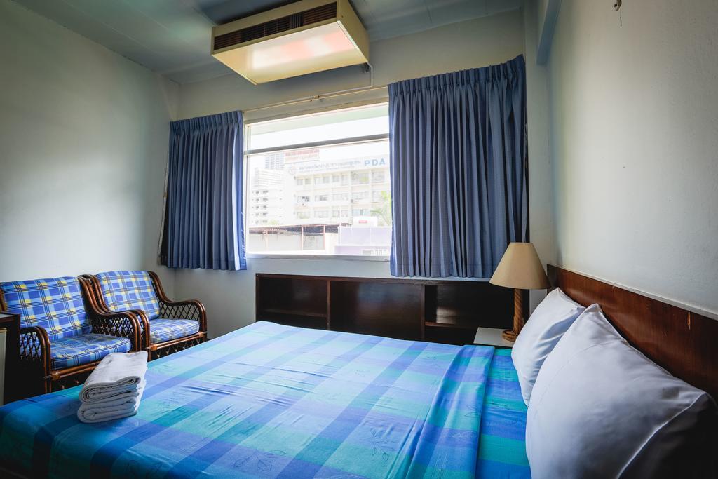 Ruamchitt Travelodge Бангкок Экстерьер фото