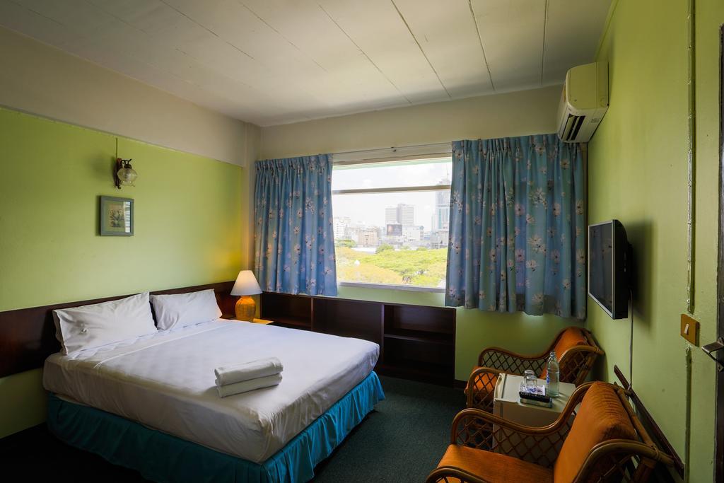 Ruamchitt Travelodge Бангкок Экстерьер фото