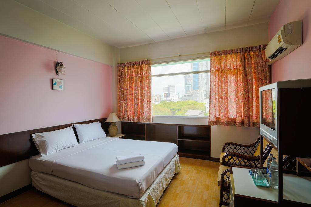 Ruamchitt Travelodge Бангкок Экстерьер фото