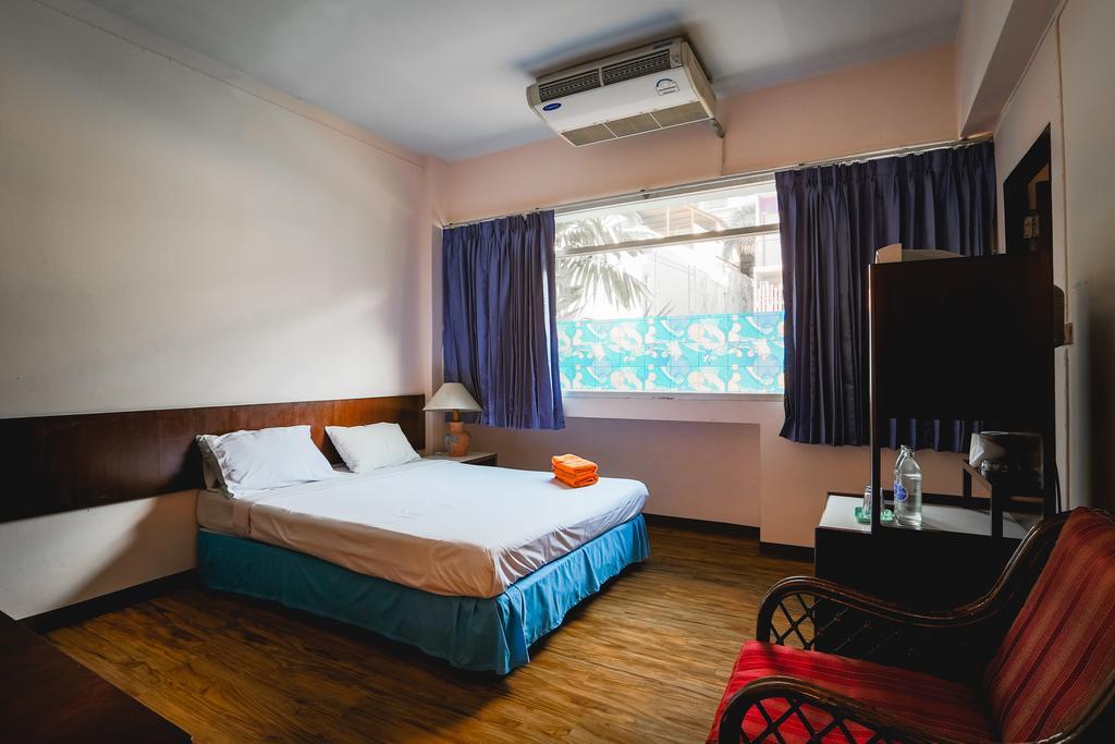 Ruamchitt Travelodge Бангкок Экстерьер фото