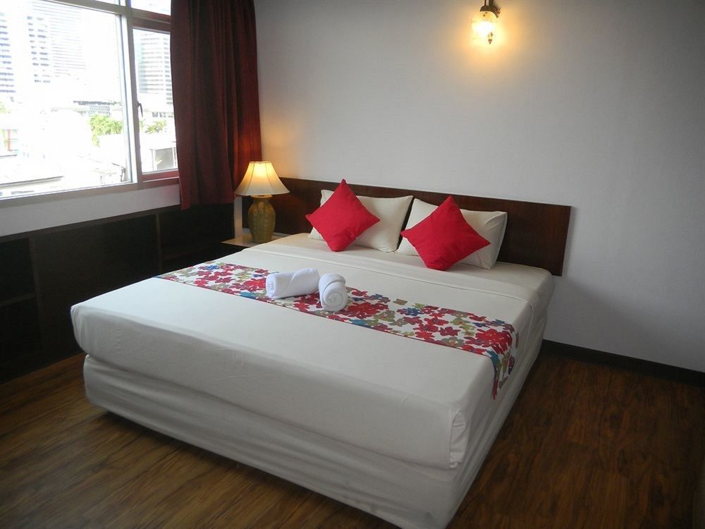 Ruamchitt Travelodge Бангкок Экстерьер фото