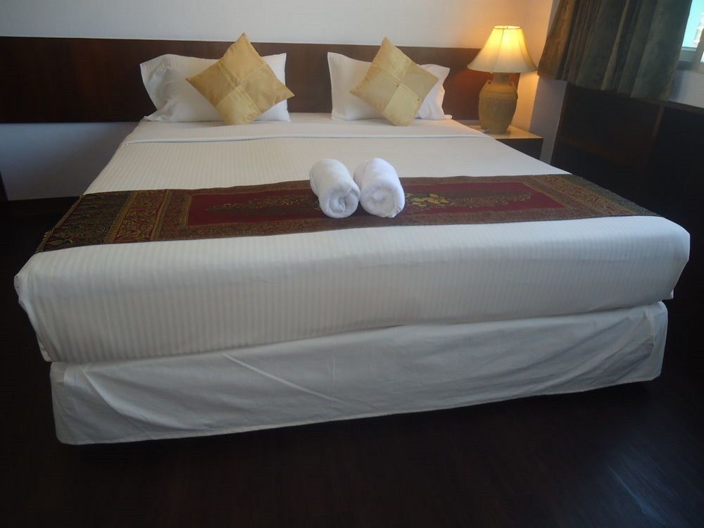 Ruamchitt Travelodge Бангкок Экстерьер фото