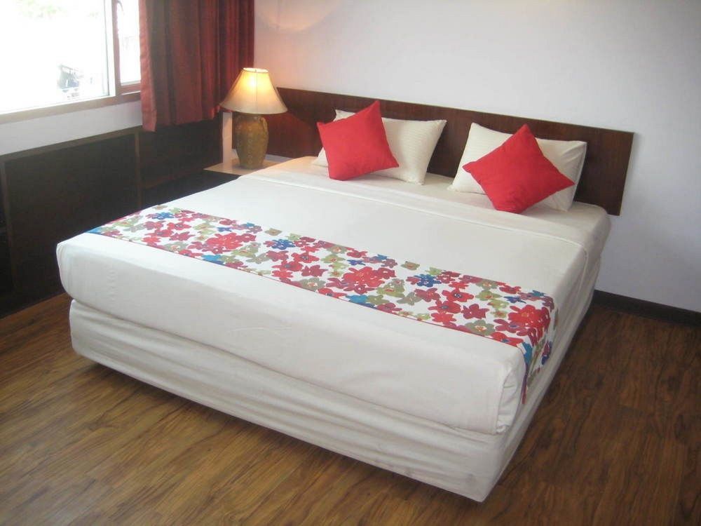 Ruamchitt Travelodge Бангкок Экстерьер фото
